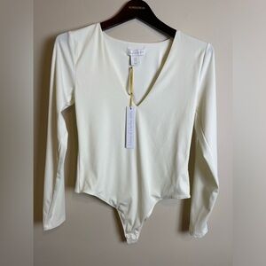 NWT House of Harlow 1960 Ribbed V Neck Long Sleeve Bodysuit M